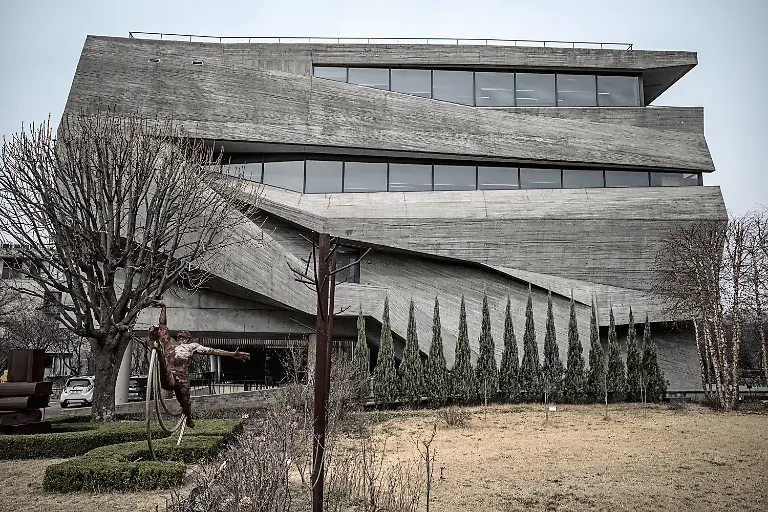 S. 128, House of open Books